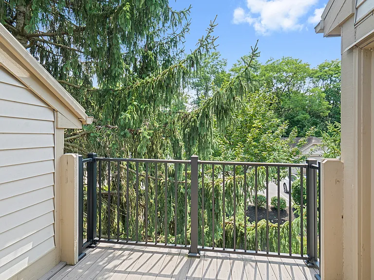 580 Cloverfield Ln #301 — Photo 27