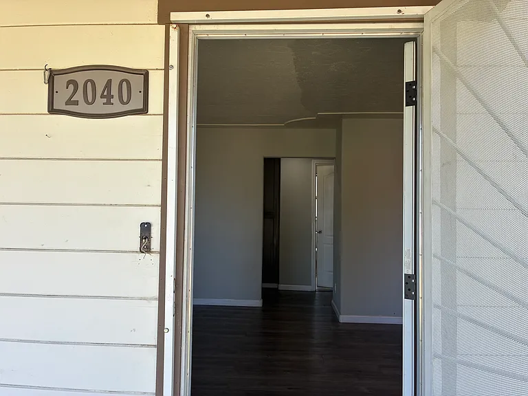 2040 Edwards Ave — Photo 9