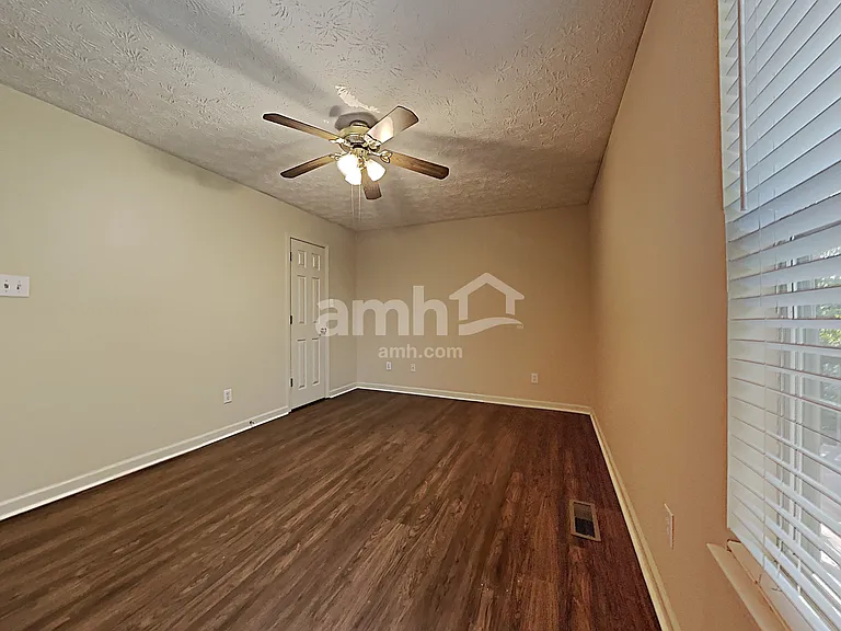 4543 Twin Pines Dr — Photo 8
