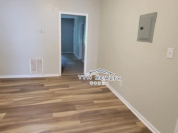 4th image of 472 S 14th St Floor 1