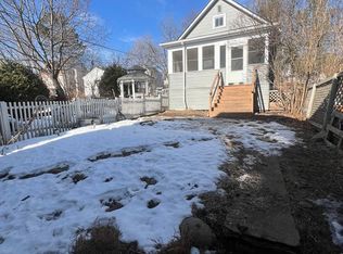 917 1/2 E 6th St, Duluth, MN 55805