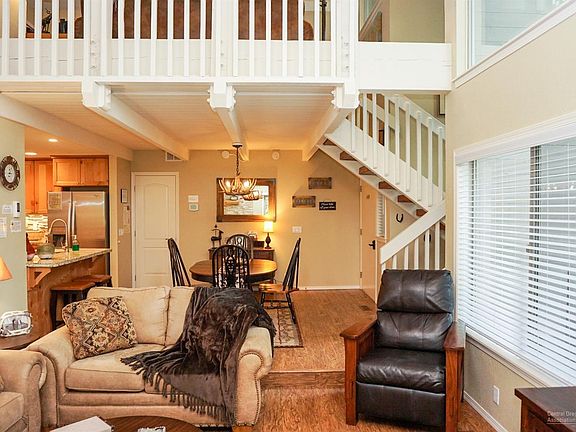 4th image of 17642 Tennis Village Ct