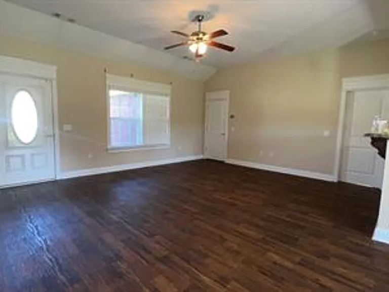 241 Miller St NE — Photo 20
