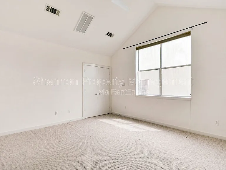 822 Ruthven St — Photo 16