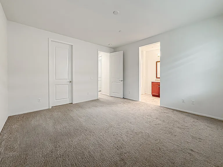 389 Castiano St — Photo 26
