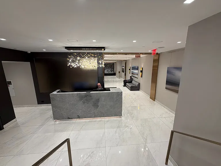 150 W 51st St #2032 — Photo 11