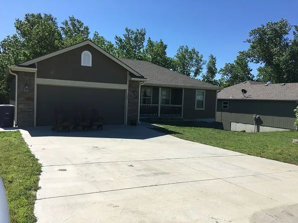 125 Turkey Ridge Dr, Saint George, KS 66535