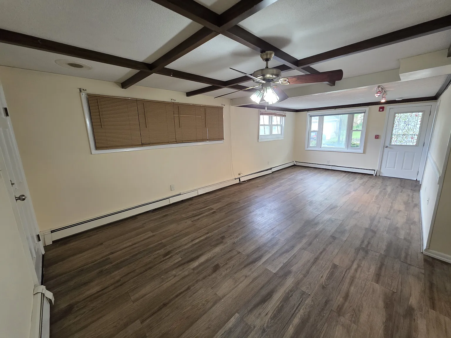  356 Rhode Island Ave 1stFlr 3B/1B Spacious! CatsOK Carpet/Vinyl — Photo 3