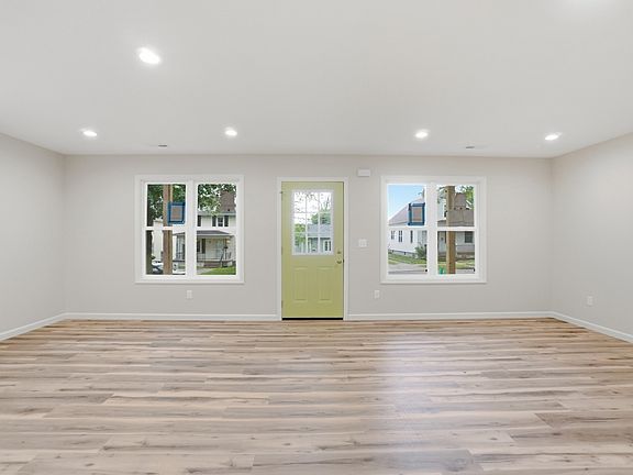 4th image of 1626 Howell St #101