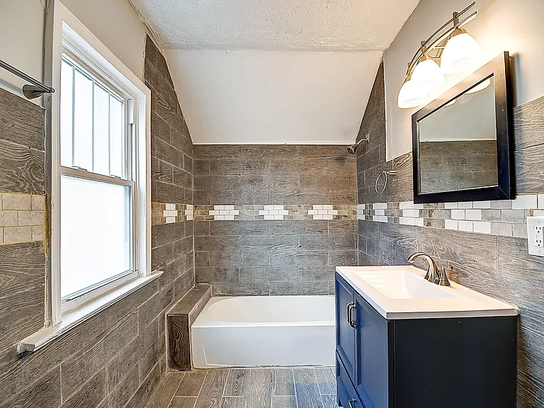 2915 N Talbott St — Photo 24
