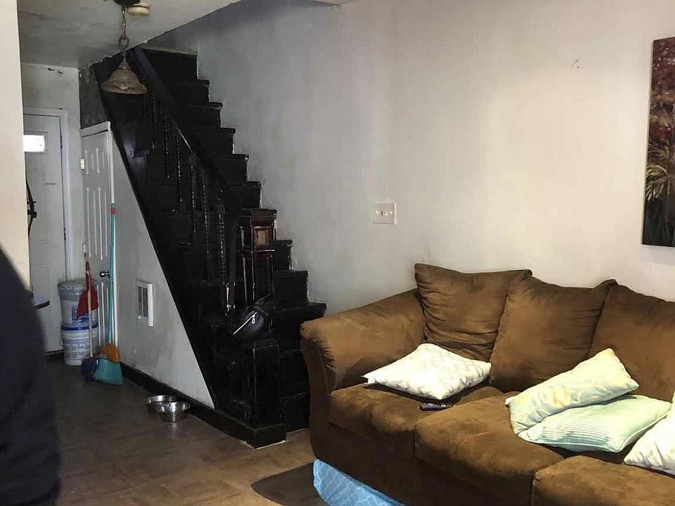 2nd image of 2225 Waterloo St