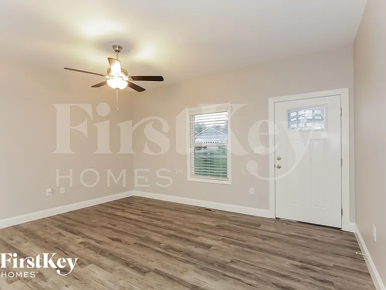 409 Lakeridge Dr — Photo 4