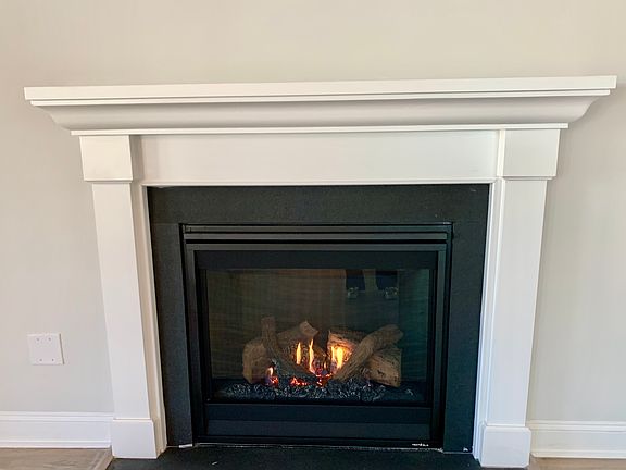 3rd image of 828 Harrison Mill St