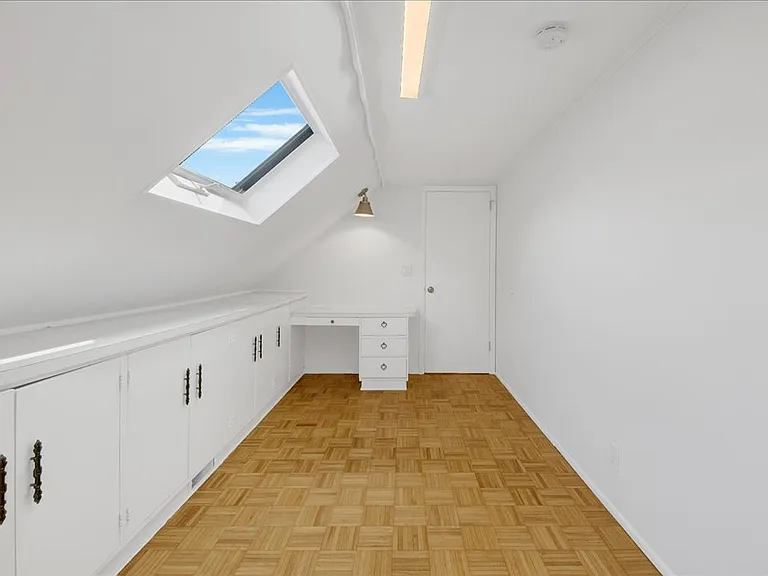118 Van Etten Blvd — Photo 11