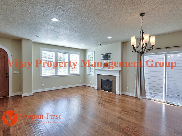 410 SW Basilone Ter — Photo 2