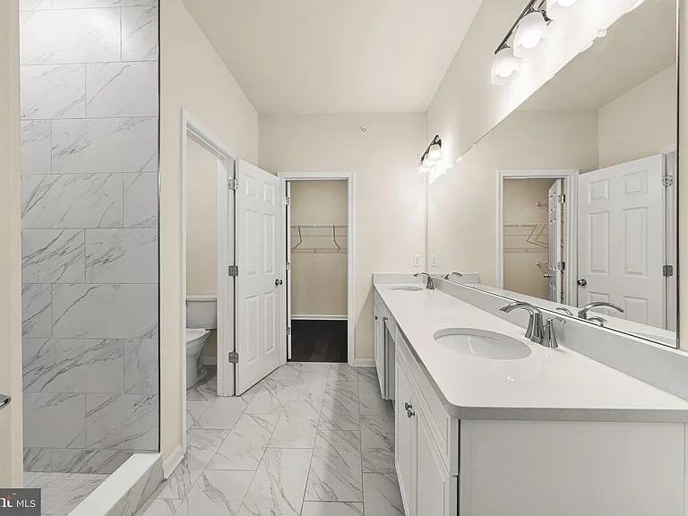 105 Vaughn Dr — Photo 32