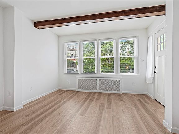 5th image of 419 Hastings St Floor 1