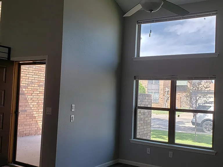 3622 S Milam St — Photo 3