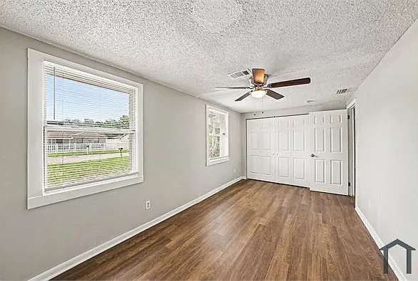 5608 E 29th Ave — Photo 20