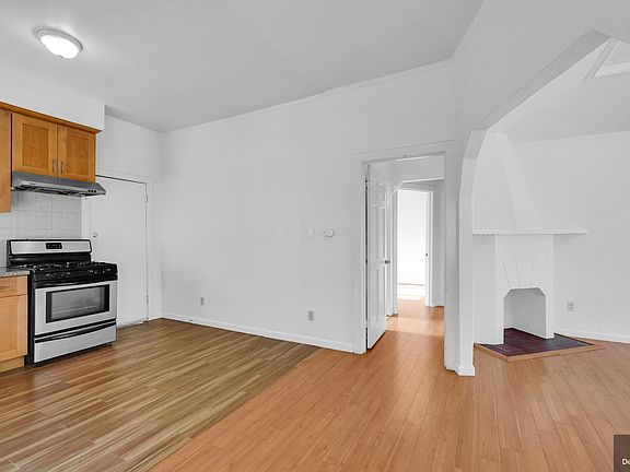 2nd image of 23 Cayuga Ave