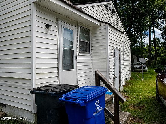 3rd image of 2258-2260 Onslow Drive