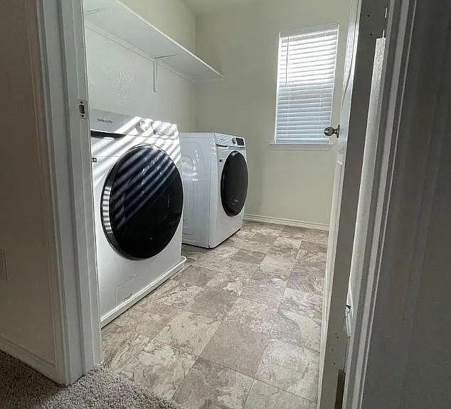 704 Zelia Gln — Photo 15
