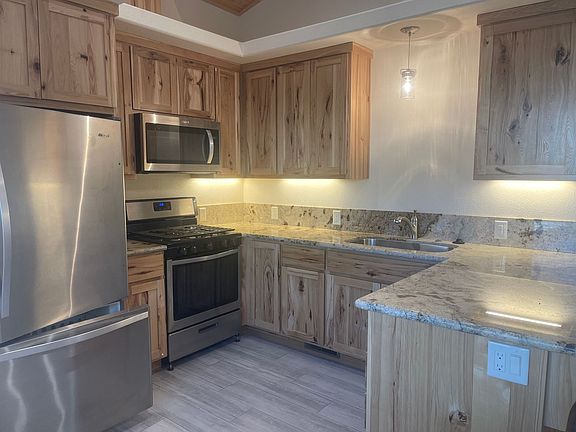 3rd image of 608 Country Village Dr