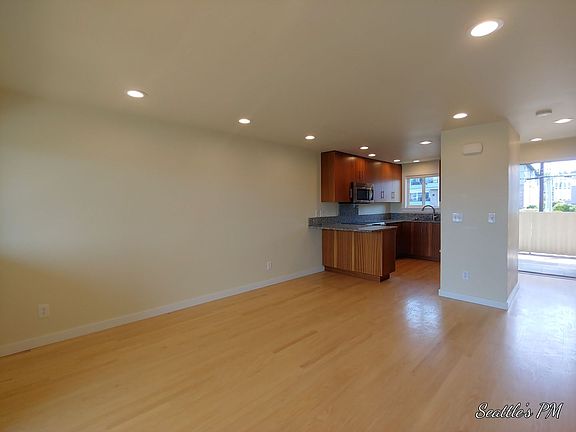 4th image of 230 3rd Ave S