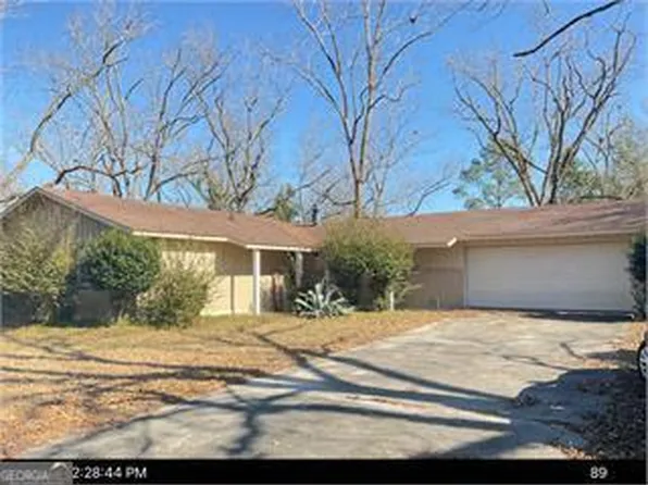 203 Stewart St, Claxton, GA 30417