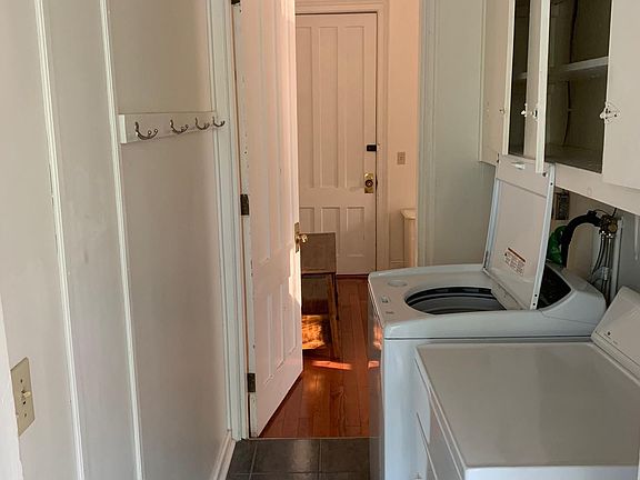 5th image of 125 Lincoln Ave