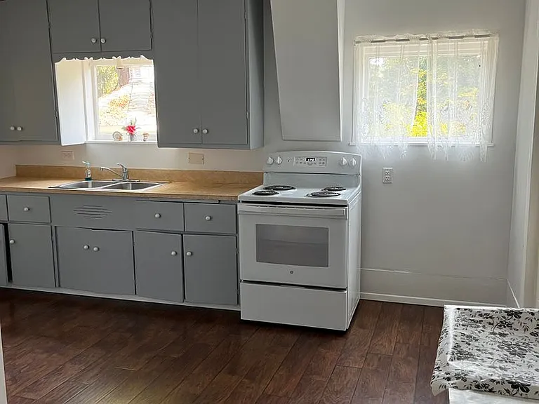 325 NW Pine St — Photo 25