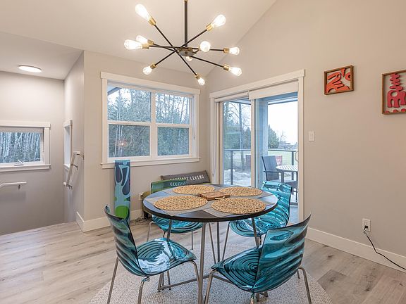 Dining area with sliding doors to the balcony