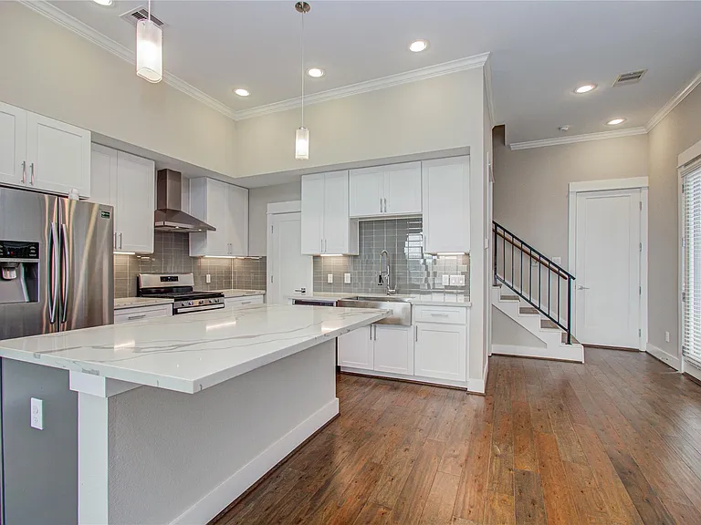 3516 Bastrop St — Photo 4