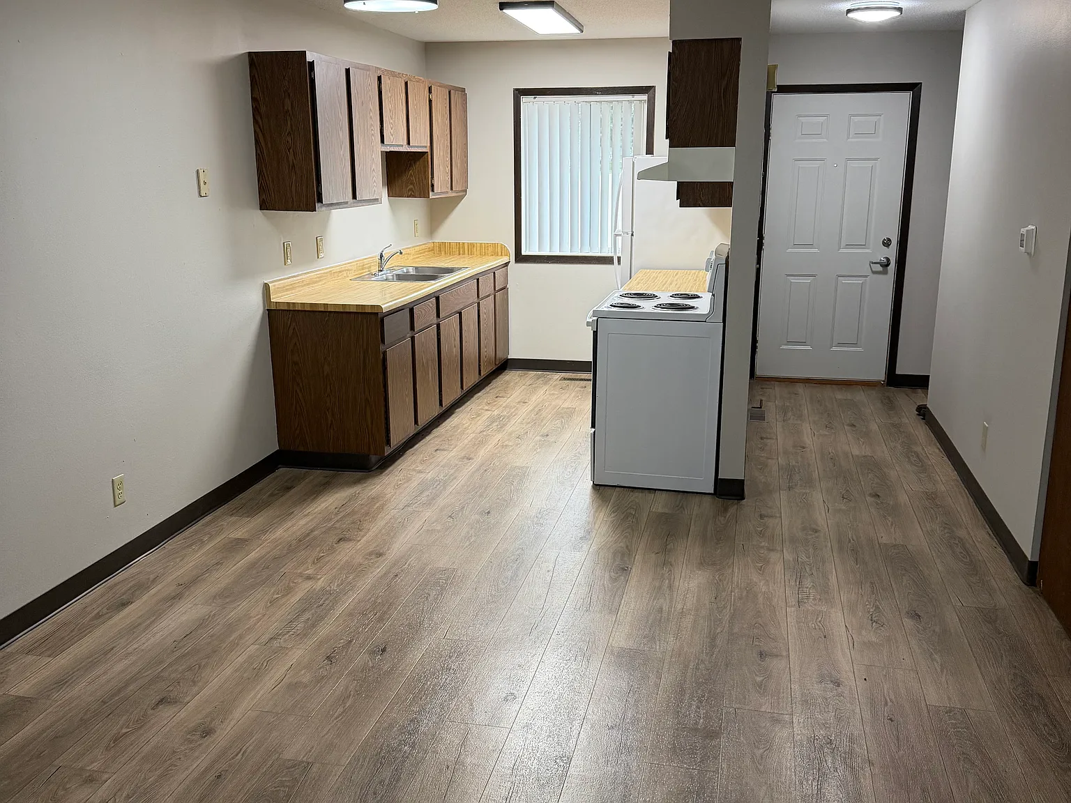 2 bed, 800 sqft, $1,045 — Photo 2