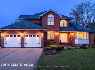 16 Carmichael Cres, Collingwood, ON L9Y 4R6