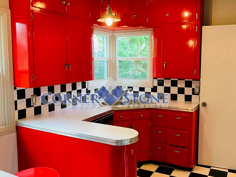 112 S Juniper St — Photo 4