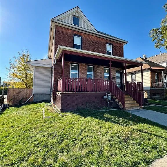 531 Langlois Ave — Photo 2