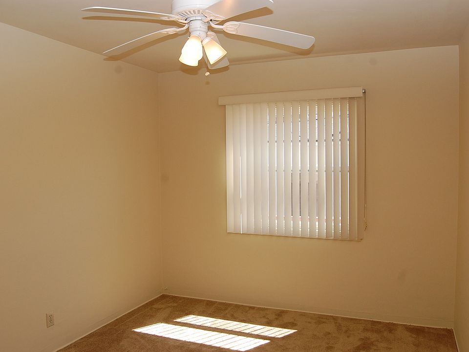1st image of 1600 N Hollywood Way