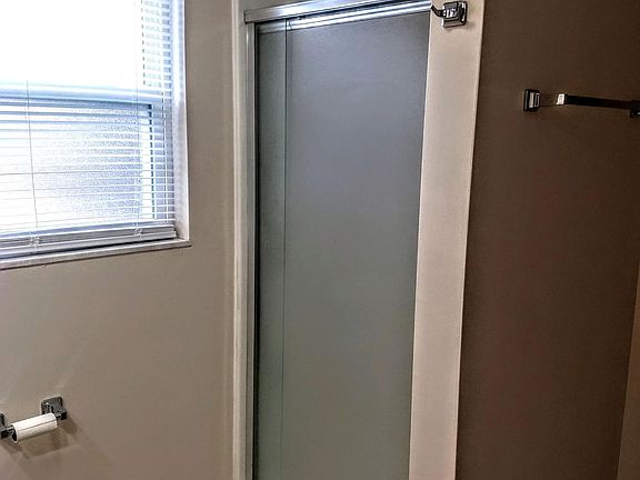 SHOWER IN DOWNSTAIRS BATHROOM