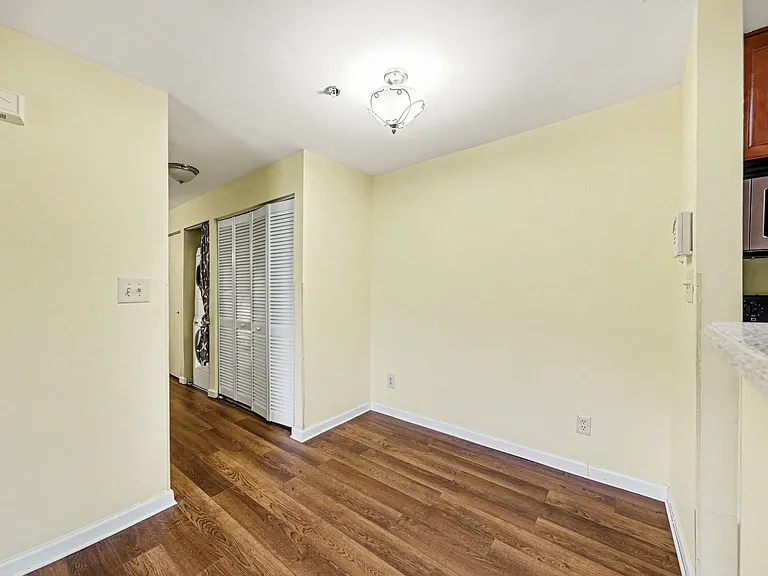 33 Fern Oak Cir #103 — Photo 6