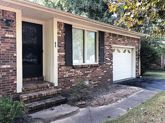 4th image of 1807 Westwood Dr