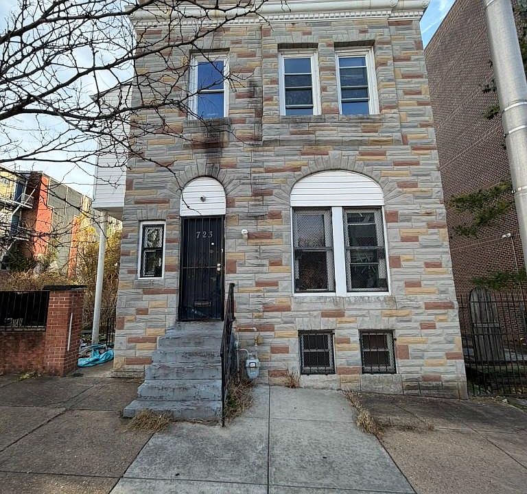 1st image of 723 N Arlington Ave