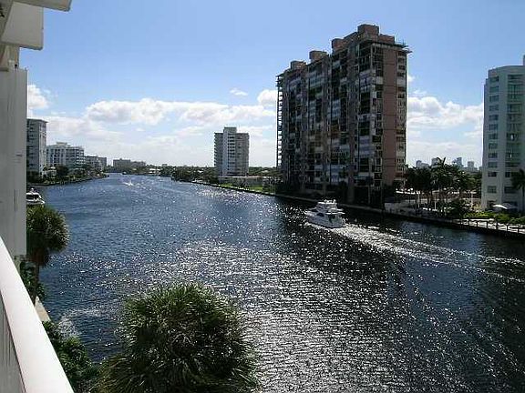 4th image of 2800 E Sunrise Blvd APT 5F