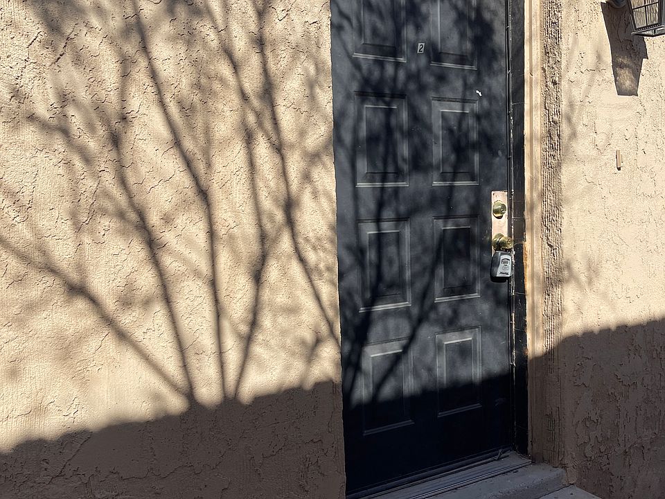 1st image of 918 N Pueblo Dr APT 2