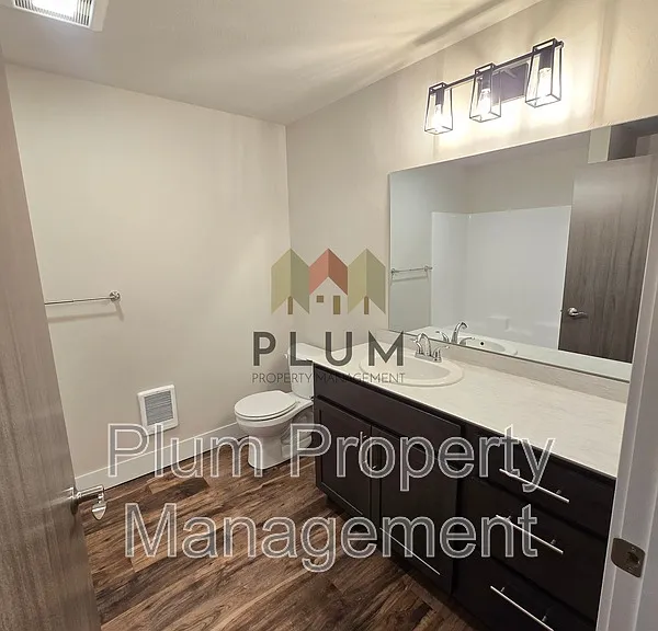425 Michigan Ave #305 — Photo 16