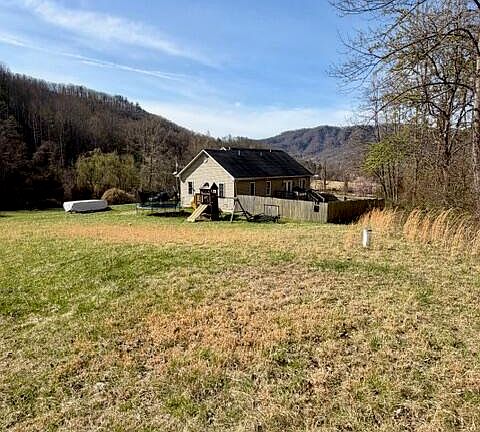 3rd image of 6267 Dillons Mill Rd