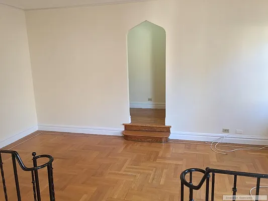 Rented by Sovereign Associates | media 12