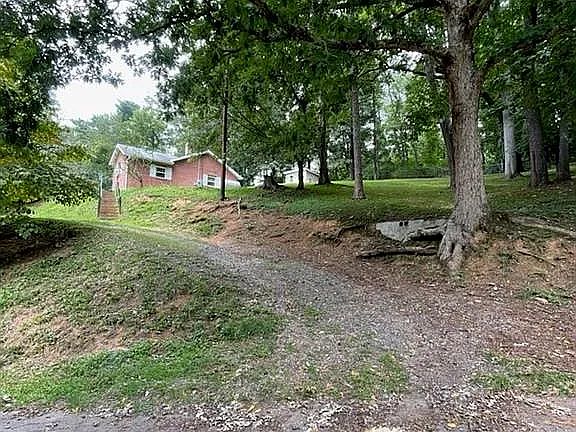 5th image of 54 Wellington Dr