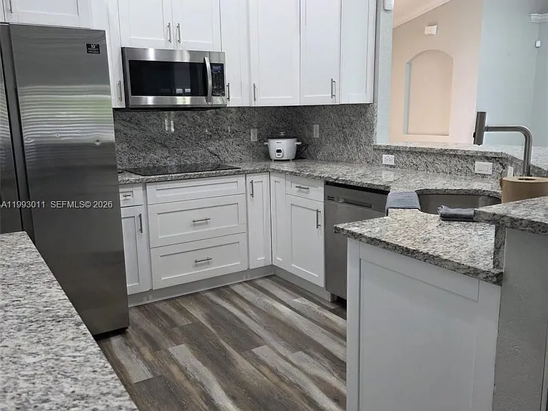 1816 Tomaso Ave — Photo 10