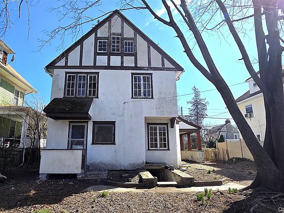 2nd image of 540 Webster Avenue